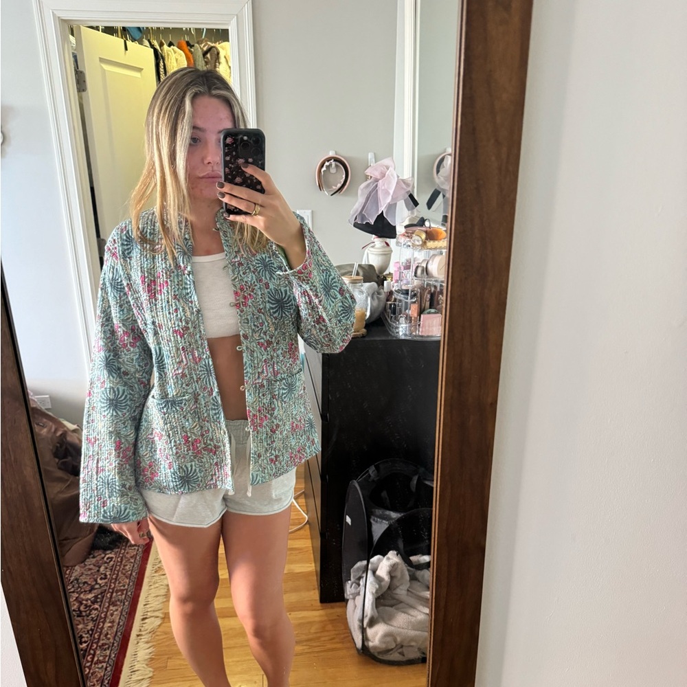 Quilt reversible jacket fits anyone from S-L! From London market!